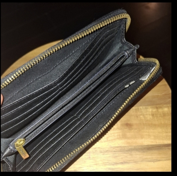 Fossil Black Leather Wallet - Picture 3 of 9